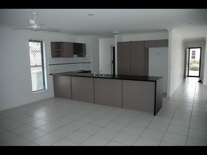 65 Azure Avenue, Redland Bay QLD 4165