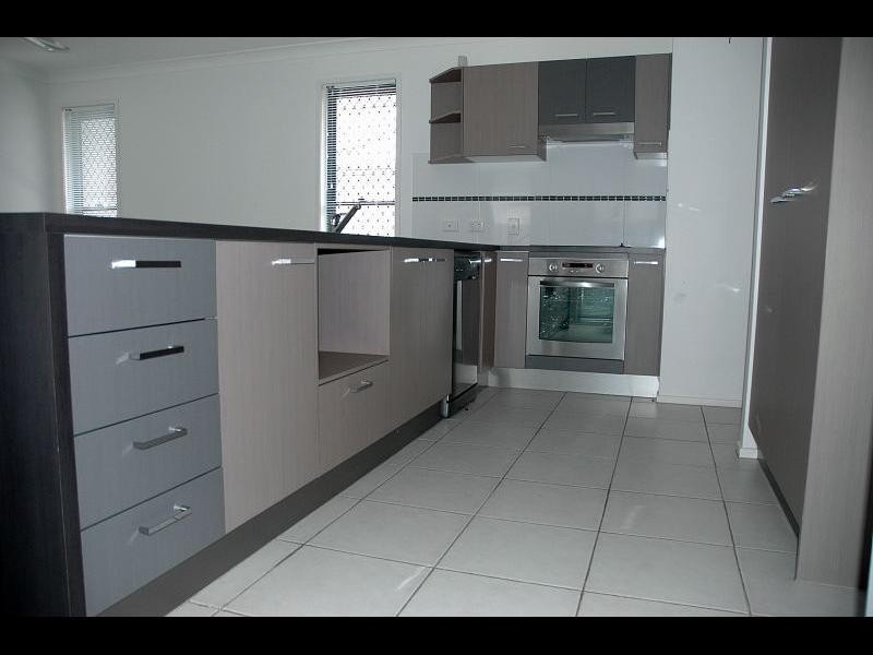 65 Azure Avenue, Redland Bay QLD 4165