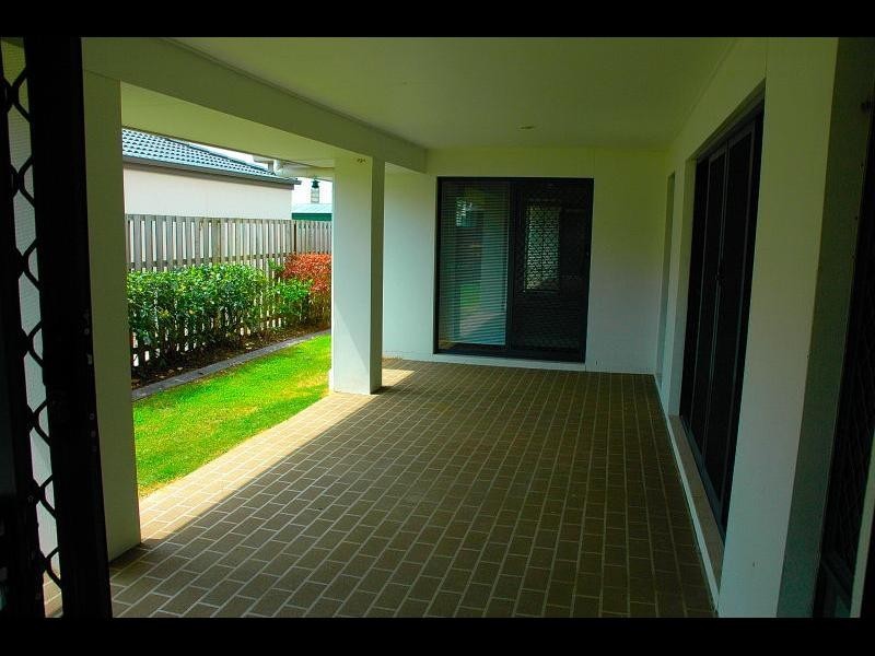 65 Azure Avenue, Redland Bay QLD 4165