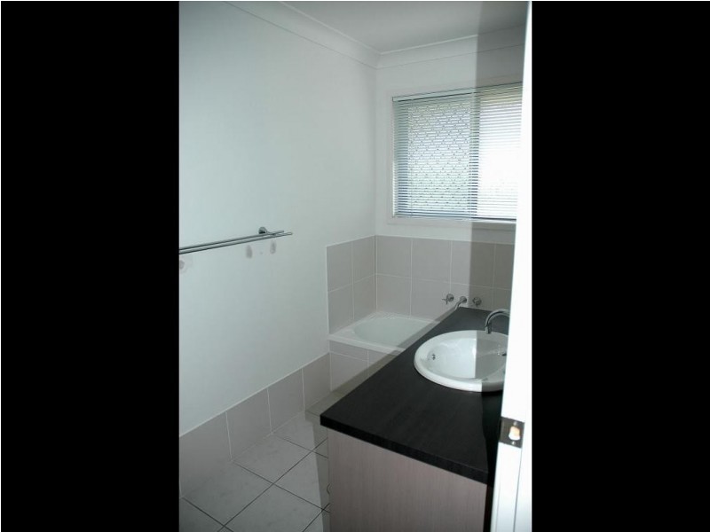 65 Azure Avenue, Redland Bay QLD 4165