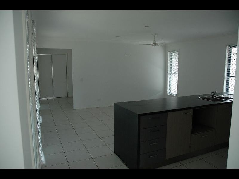 65 Azure Avenue, Redland Bay QLD 4165