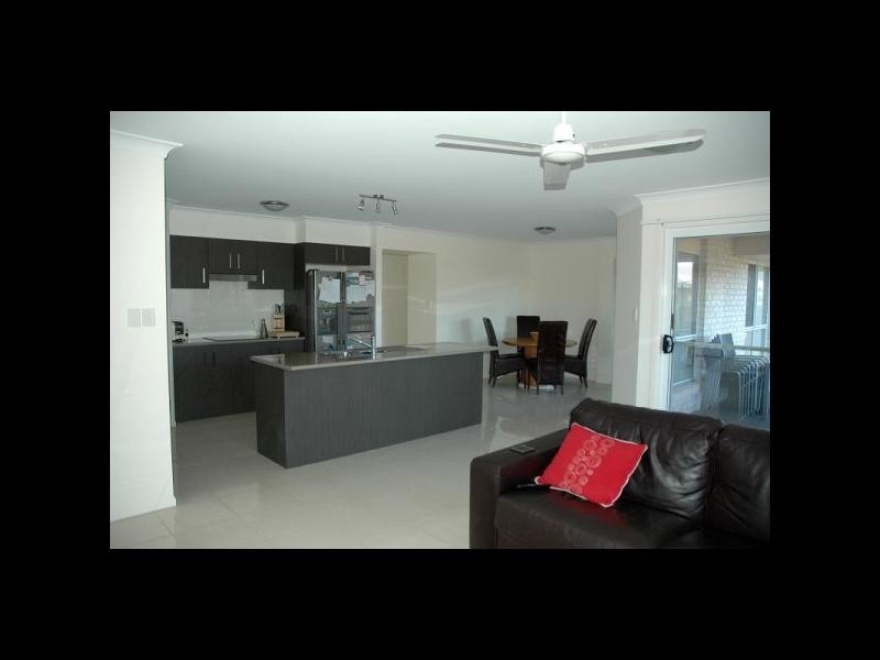 11 Pentecost Place, Redland Bay QLD 4165