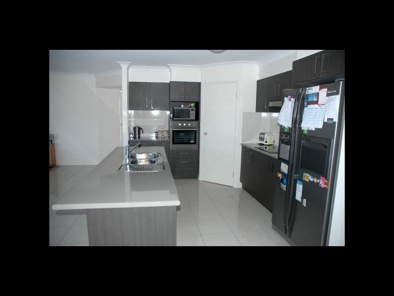 11 Pentecost Place, Redland Bay QLD 4165