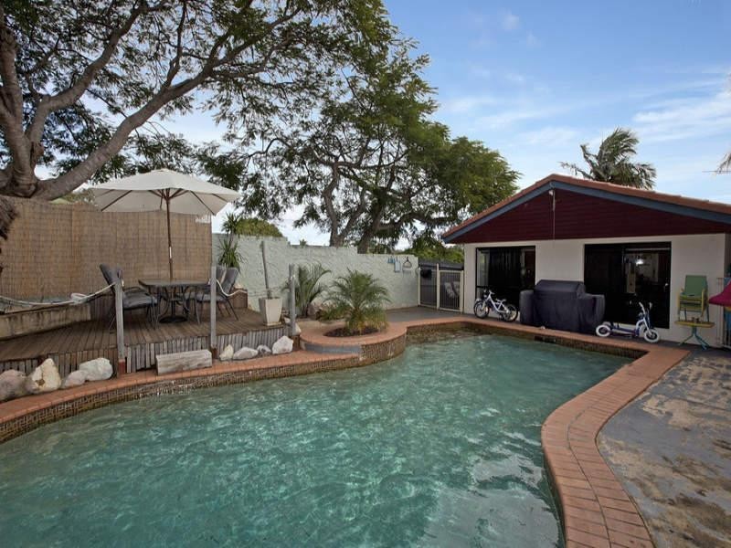 21 Marine Street, Redland Bay QLD 4165