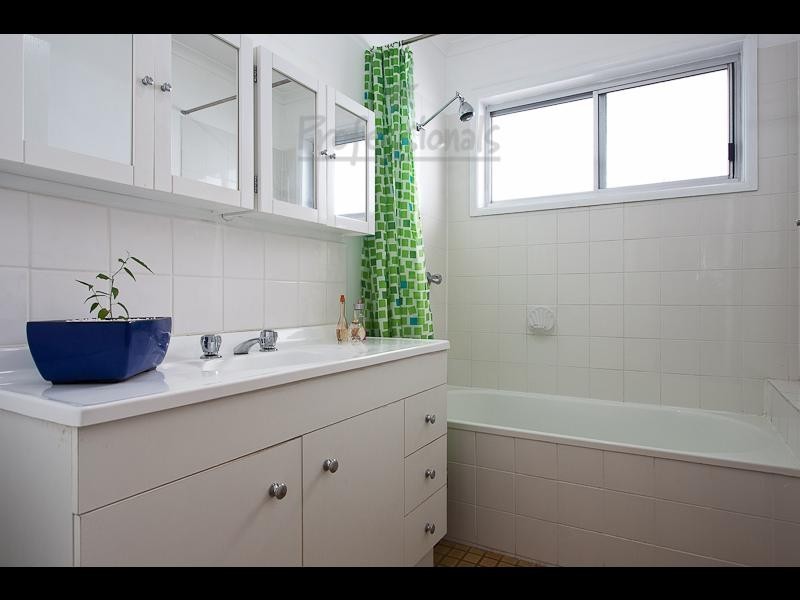 57 Shanahan Street, Redland Bay QLD 4165