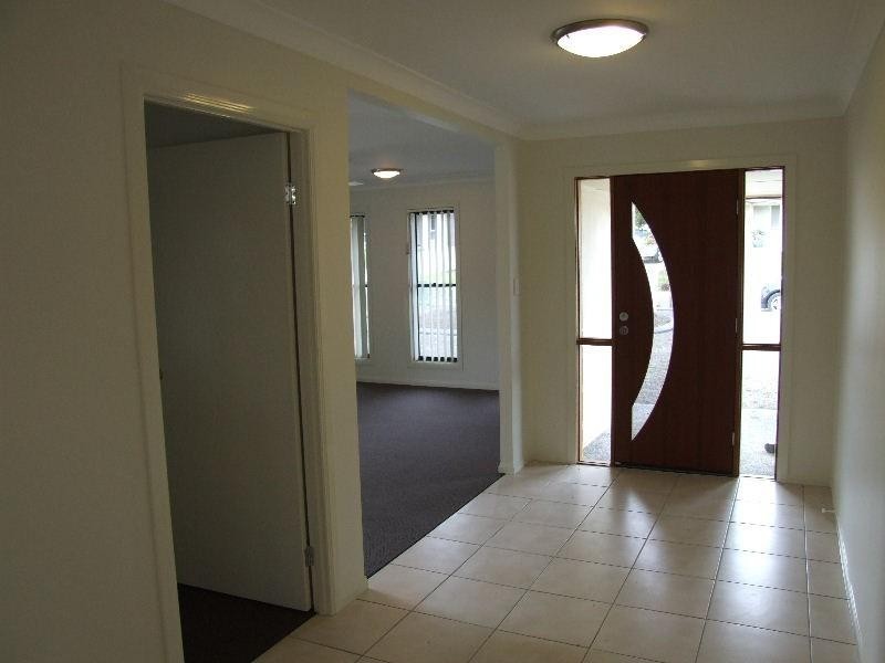 68 Ebony Crescent, Redland Bay QLD 4165
