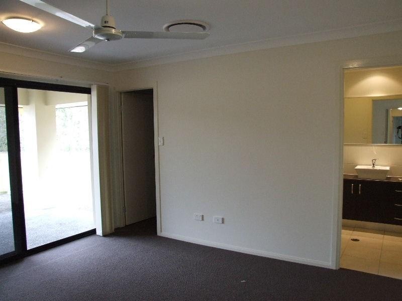 68 Ebony Crescent, Redland Bay QLD 4165