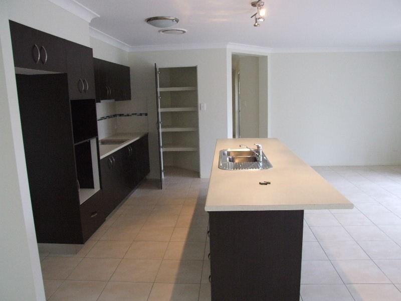 68 Ebony Crescent, Redland Bay QLD 4165