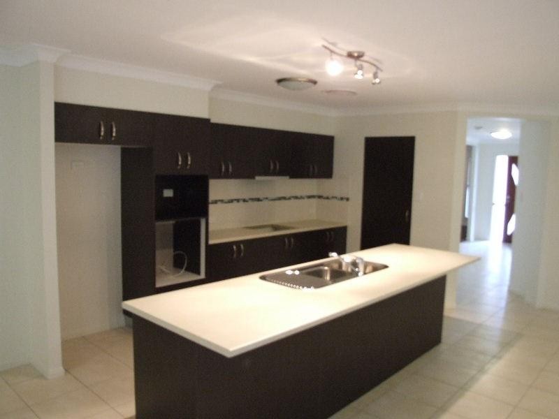68 Ebony Crescent, Redland Bay QLD 4165