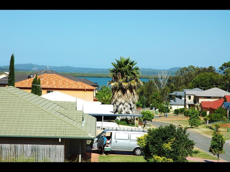 6 Saltwater PL, Redland Bay QLD 4165
