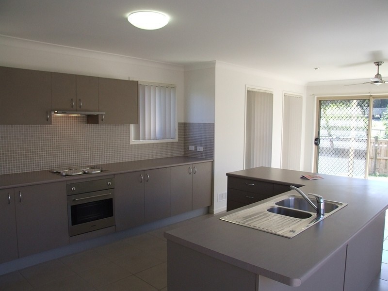 7 Indigo Street, Redland Bay QLD 4165