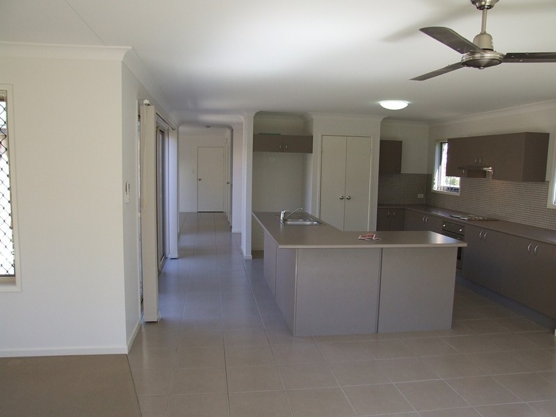 7 Indigo Street, Redland Bay QLD 4165