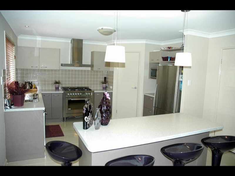 30 Huntly Pl, Redland Bay QLD 4165