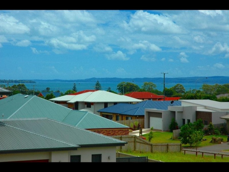 30 Huntly Pl, Redland Bay QLD 4165