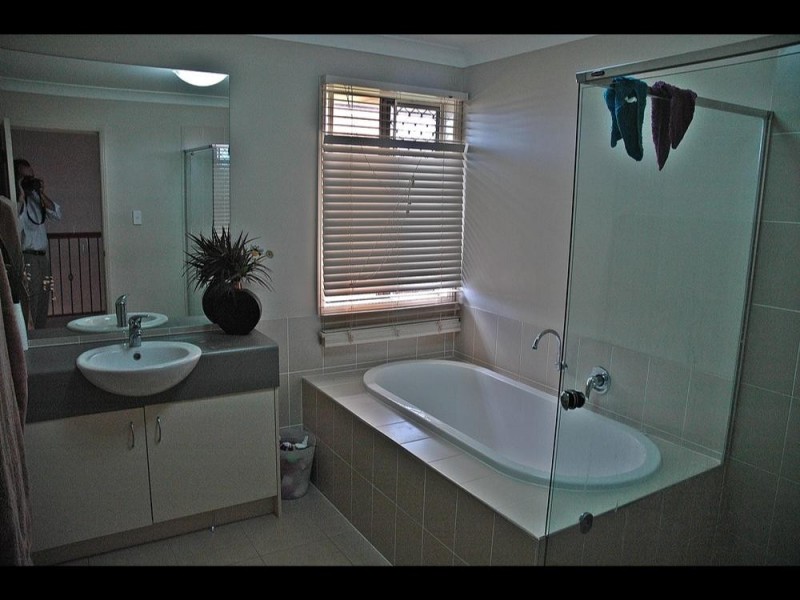 30 Huntly Pl, Redland Bay QLD 4165