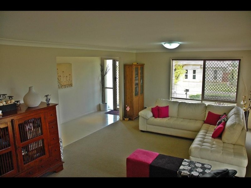 30 Huntly Pl, Redland Bay QLD 4165