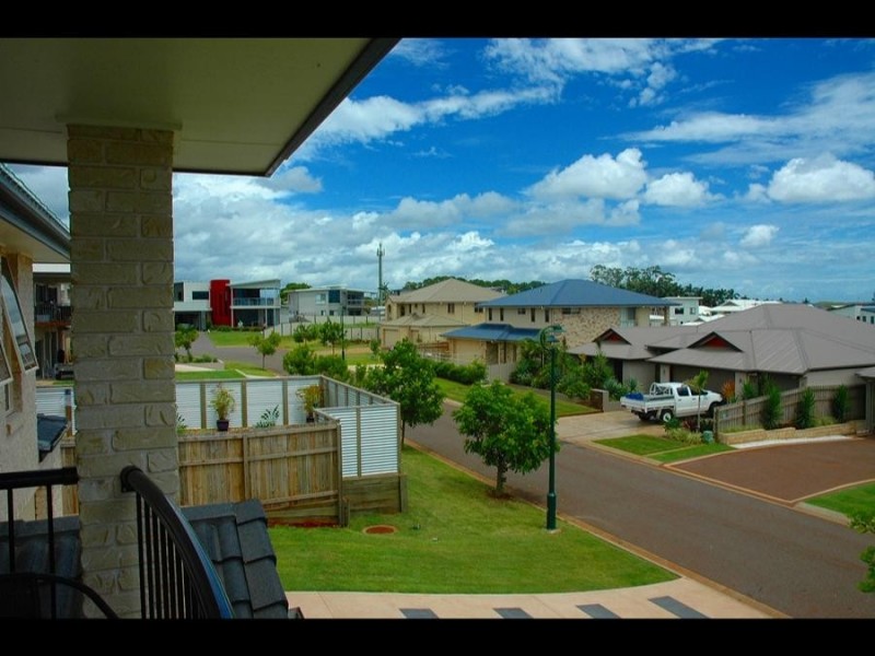 30 Huntly Pl, Redland Bay QLD 4165