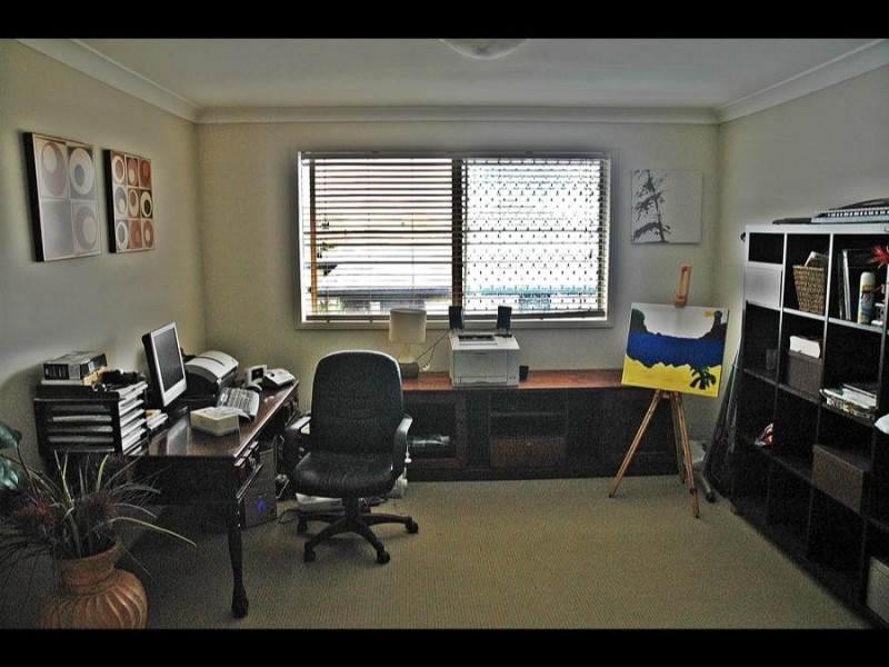 30 Huntly Pl, Redland Bay QLD 4165