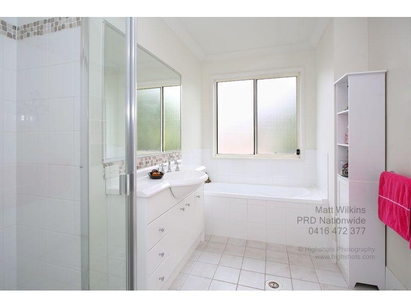 1 SANDY COVE PL, Redland Bay QLD 4165