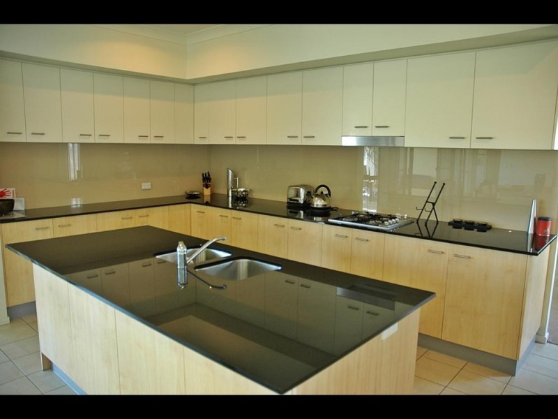 15 Hawksbury Crescent, Wakerley QLD 4154