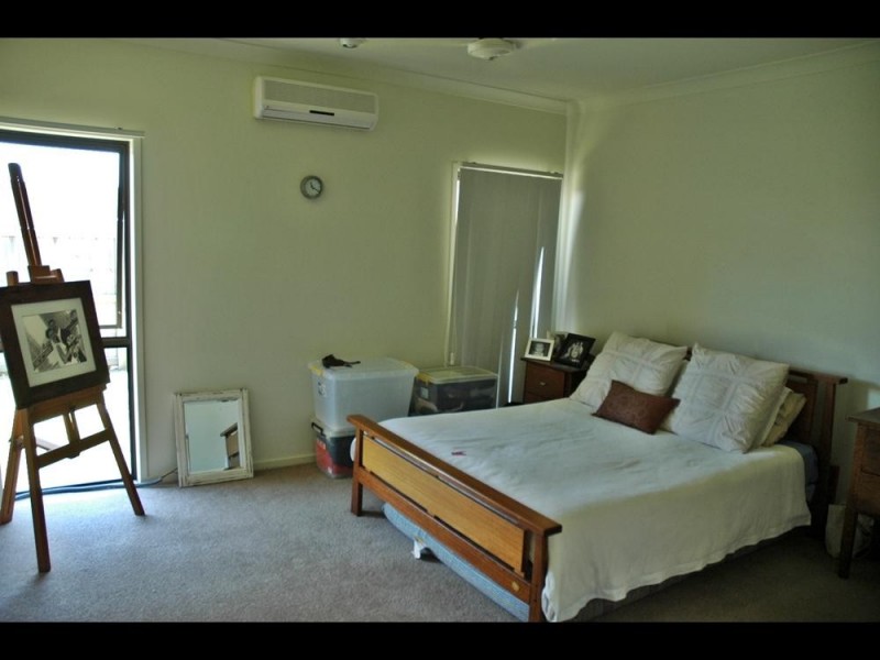 15 Hawksbury Crescent, Wakerley QLD 4154