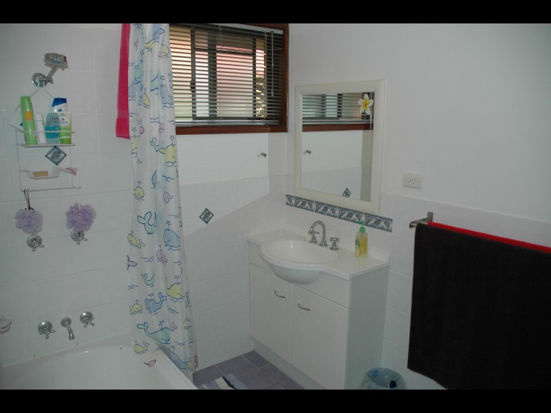 133 Dart St, Redland Bay QLD 4165