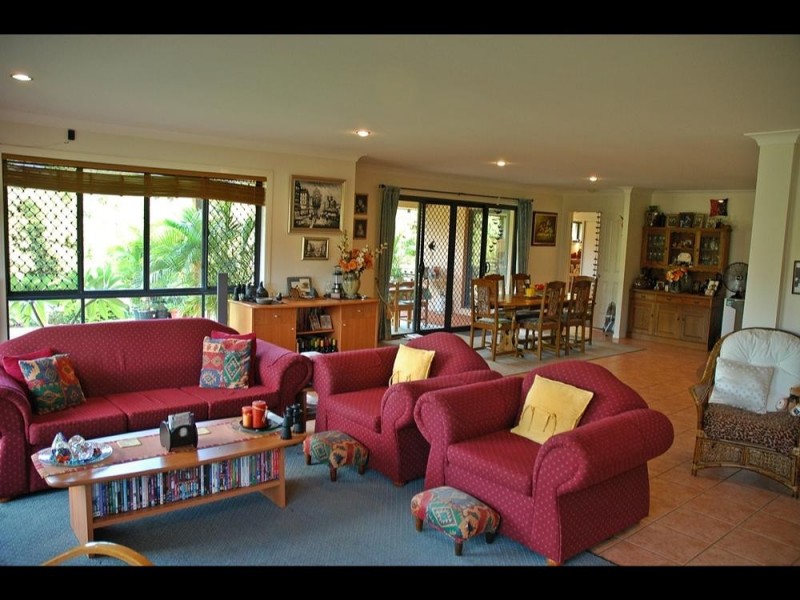 21 Keirnan St, Redland Bay QLD 4165