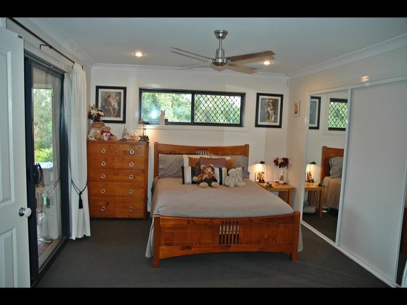 21 Keirnan St, Redland Bay QLD 4165