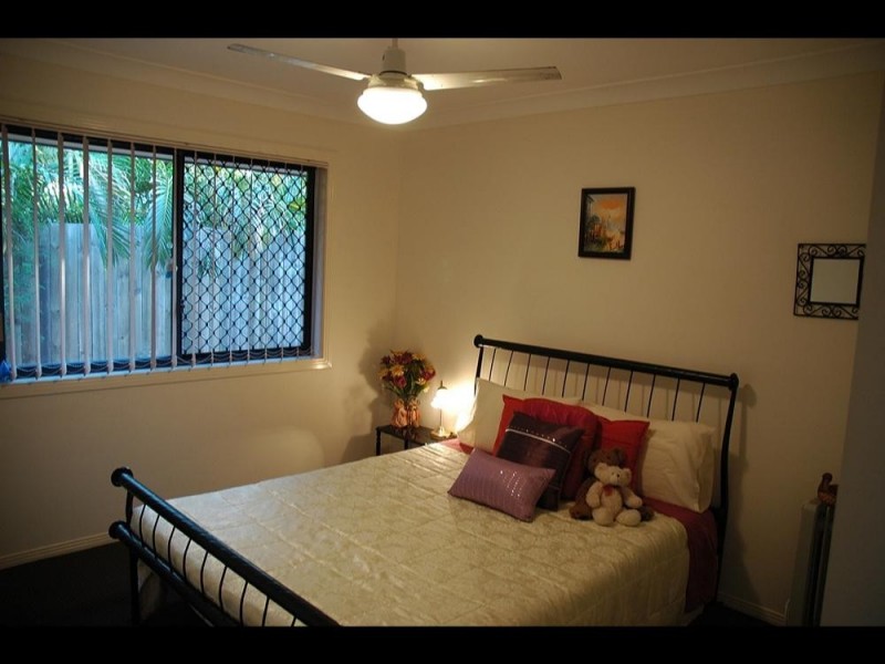 21 Keirnan St, Redland Bay QLD 4165