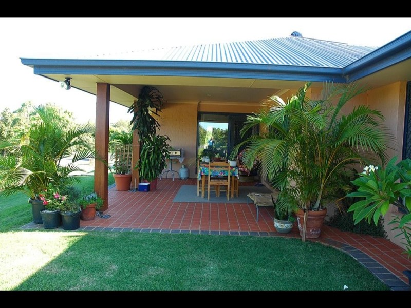 21 Keirnan St, Redland Bay QLD 4165