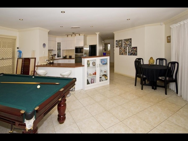 7 Kimbolton Dr, Redland Bay QLD 4165