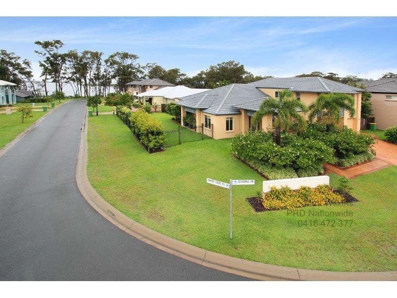 1 SANDY COVE PL, Redland Bay QLD 4165