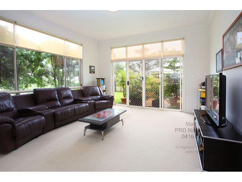 1 SANDY COVE PL, Redland Bay QLD 4165