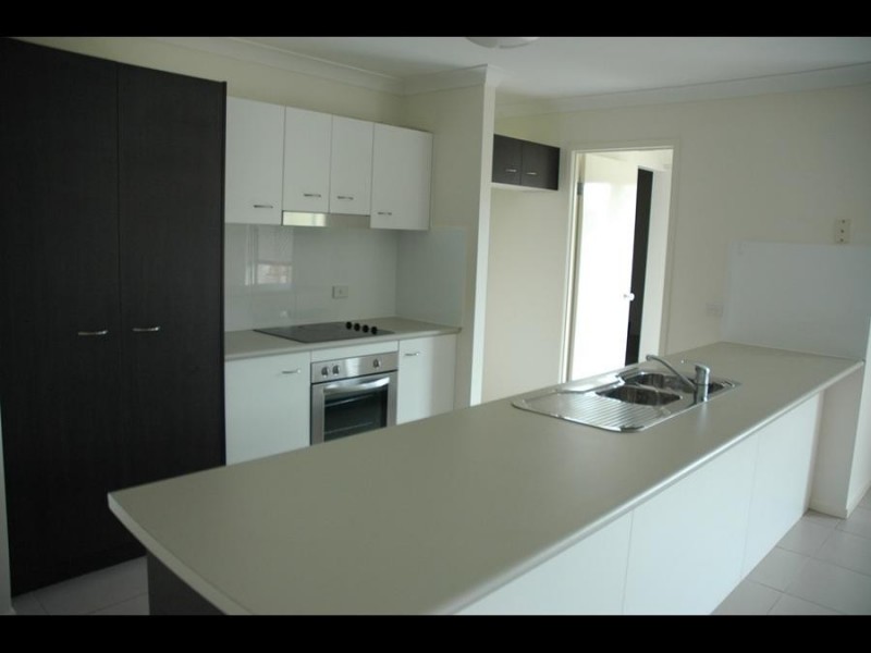 4 St Bees Cl, Redland Bay QLD 4165