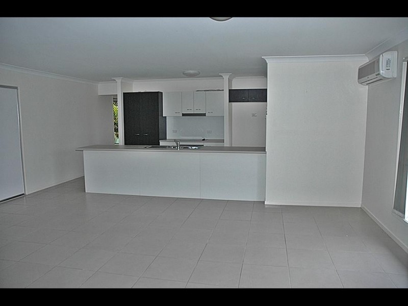 4 St Bees Cl, Redland Bay QLD 4165