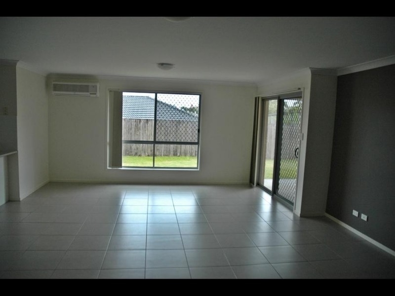 4 St Bees Cl, Redland Bay QLD 4165