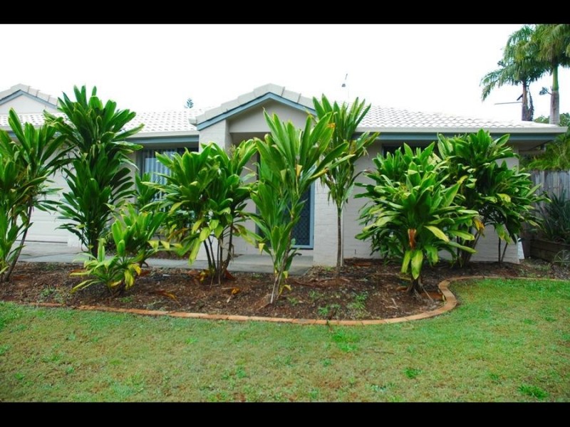 4 St Bees Cl, Redland Bay QLD 4165