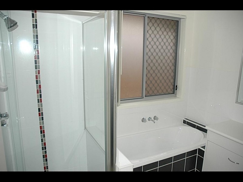 4 St Bees Cl, Redland Bay QLD 4165