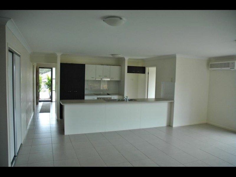 4 St Bees Cl, Redland Bay QLD 4165