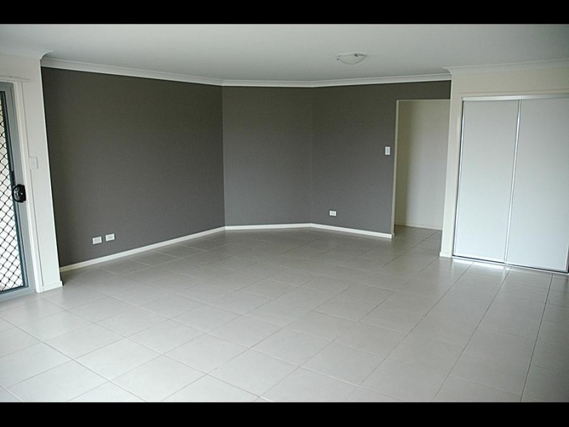 4 St Bees Cl, Redland Bay QLD 4165