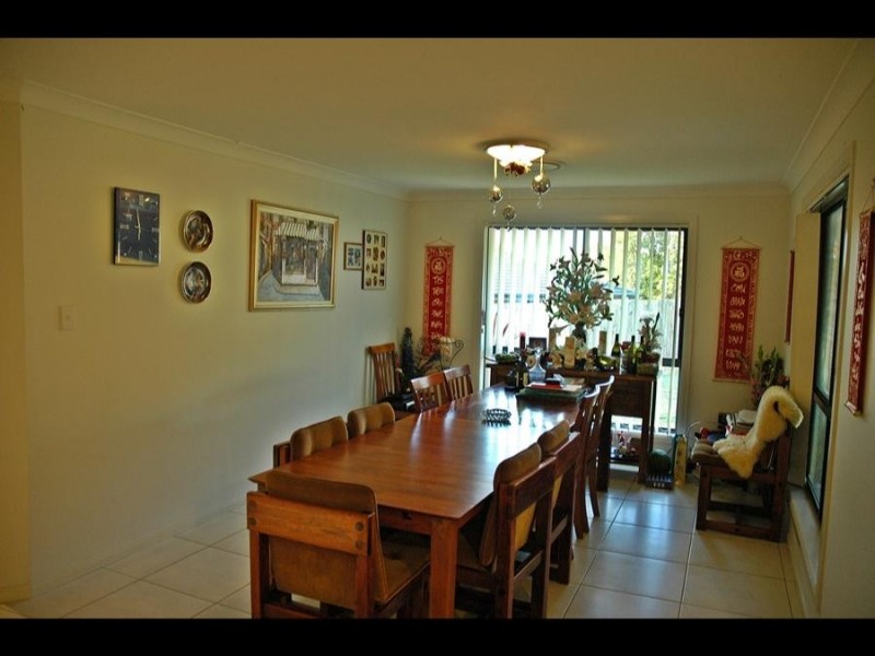 4 Stella Ct, Redland Bay QLD 4165