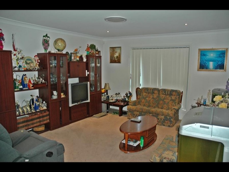 4 Stella Ct, Redland Bay QLD 4165
