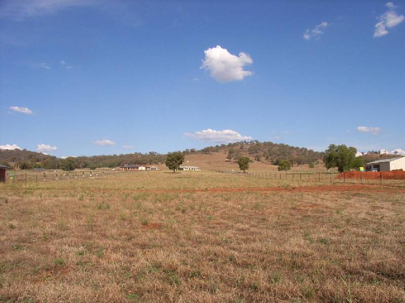 16 Barrington Drive, Tamworth NSW 2340