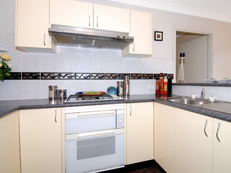 10 Jenail Place, Horsley NSW 2530