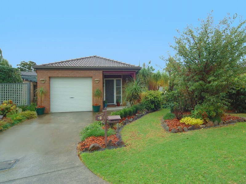 10 Jenail Place, Horsley NSW 2530