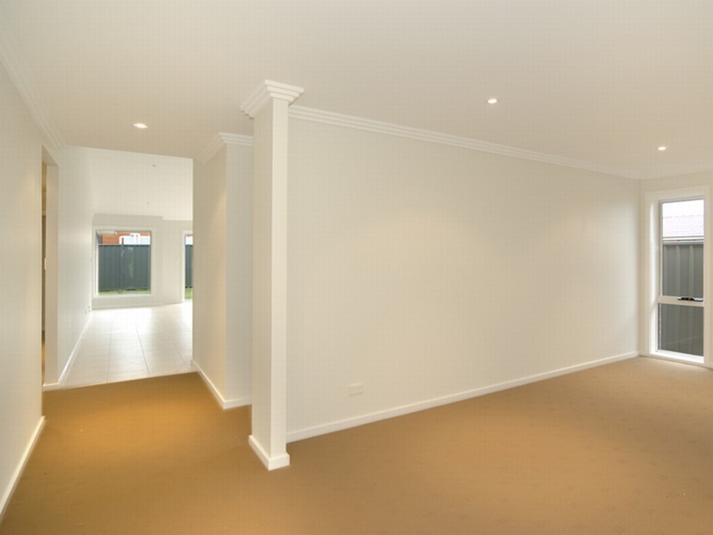 10 Johnston Avenue, Haywards Bay NSW 2530