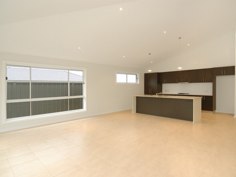 10 Johnston Avenue, Haywards Bay NSW 2530