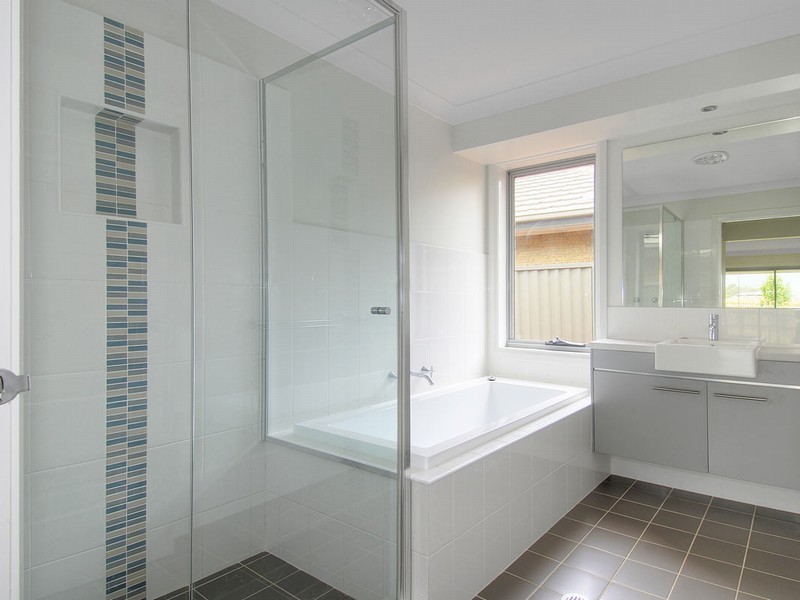 122 Haywards Bay Drive, Haywards Bay NSW 2530