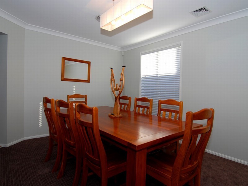 14 Athanlin Avenue, Haywards Bay NSW 2530