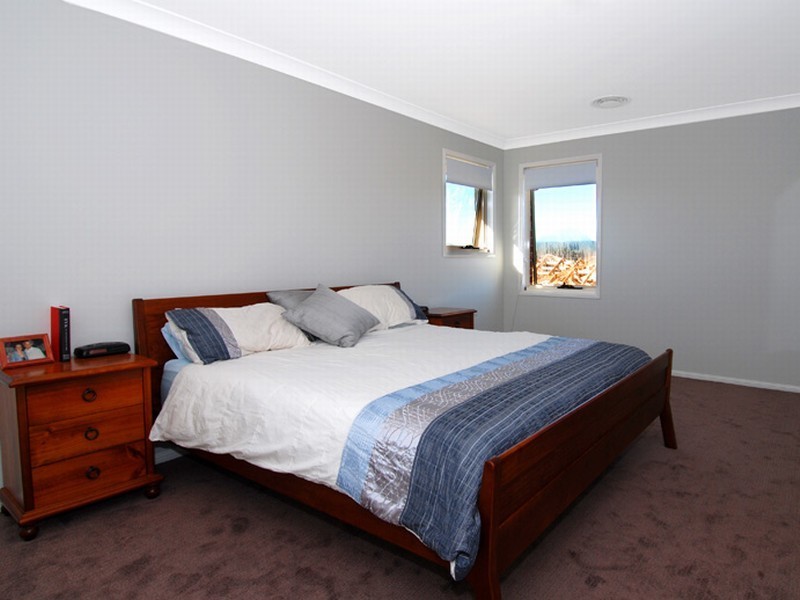 14 Athanlin Avenue, Haywards Bay NSW 2530